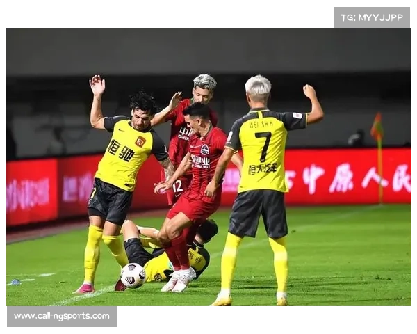 索托荣获球员选择奖特别表彰 更衣室领袖风采获高度认可 索托荣获球员选择奖特别表彰 更衣室领袖风采获高度认可