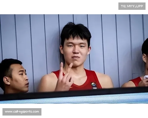 杨瀚森表现低迷遭记者追问姚明两度出面力挺爱徒化解尴尬场面